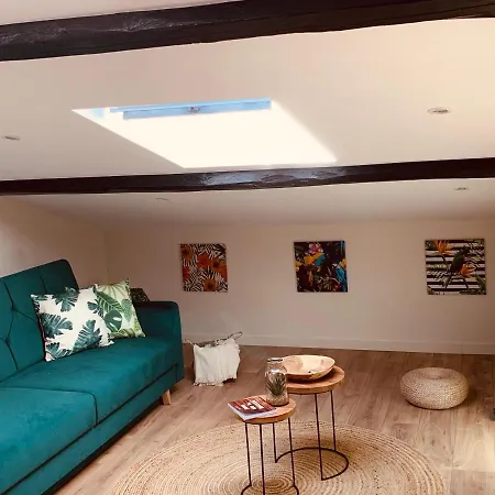 Warm & Wood アパート *