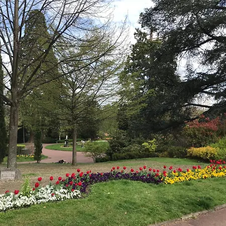 アパート Warm & Wood