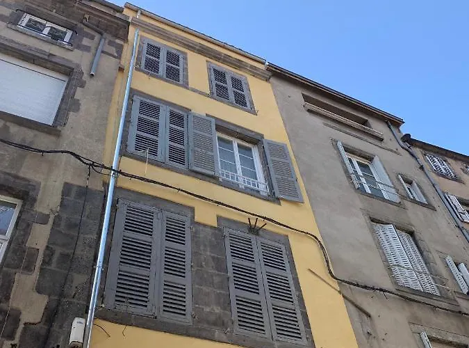 アパート Warm & Wood