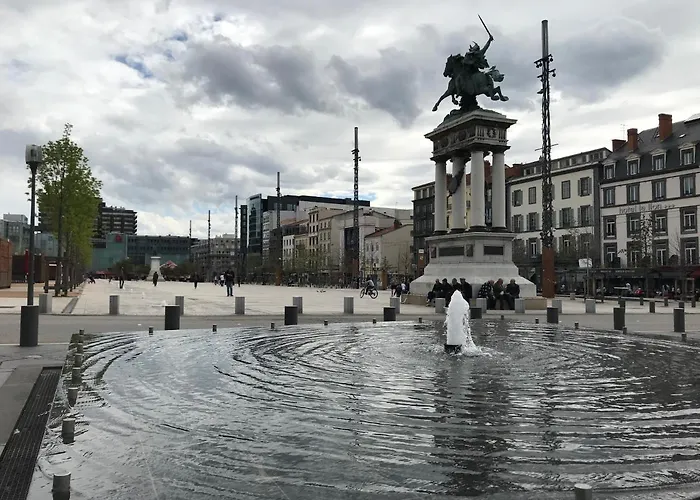 Warm & Wood アパート