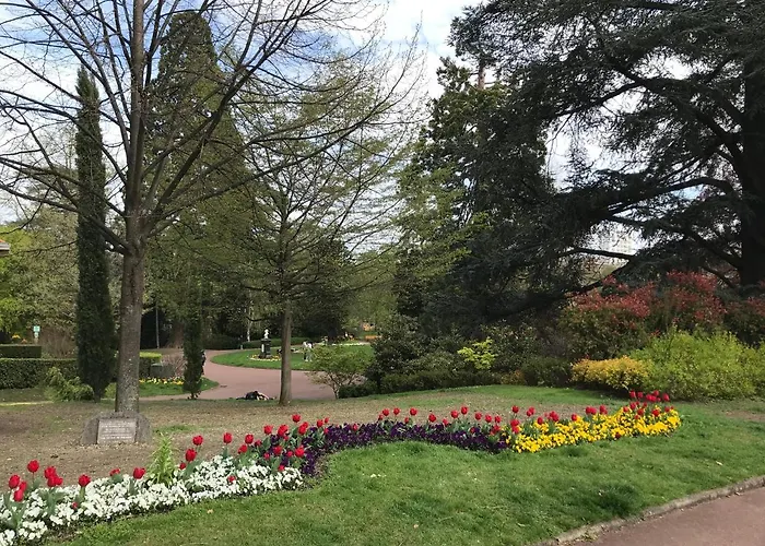 アパート Warm & Wood